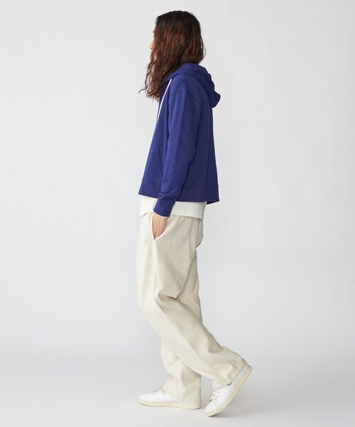 SHIPS(シップス)の「【WEB限定】SHIPS: クロップド ワイド ワンポイント ロゴ ジップアップ フーディー(パーカー・メンズ・ベージュ/オリーブ/グレー/ロイヤルブルー・SMALL/X-LARGE/LARGE/MEDIUM)」の9枚目の写真