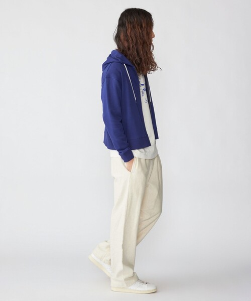 SHIPS(シップス)の「【WEB限定】SHIPS: クロップド ワイド ワンポイント ロゴ ジップアップ フーディー(パーカー・メンズ・ベージュ/オリーブ/グレー/ロイヤルブルー・SMALL/X-LARGE/LARGE/MEDIUM)」の11枚目の写真