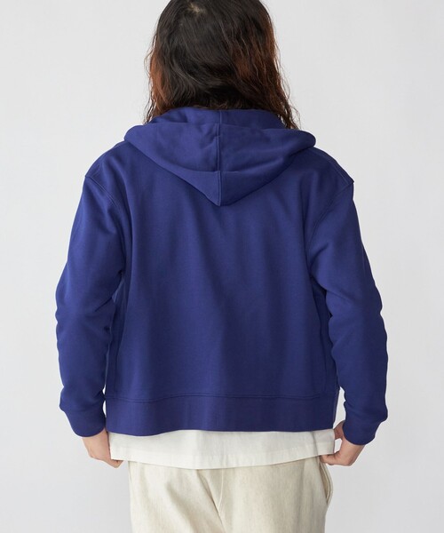 SHIPS(シップス)の「【WEB限定】SHIPS: クロップド ワイド ワンポイント ロゴ ジップアップ フーディー(パーカー・メンズ・ベージュ/オリーブ/グレー/ロイヤルブルー・SMALL/X-LARGE/LARGE/MEDIUM)」の15枚目の写真