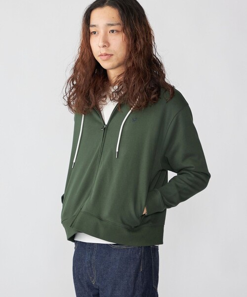 SHIPS(シップス)の「【WEB限定】SHIPS: クロップド ワイド ワンポイント ロゴ ジップアップ フーディー(パーカー・メンズ・ベージュ/オリーブ/グレー/ロイヤルブルー・SMALL/X-LARGE/LARGE/MEDIUM)」の20枚目の写真