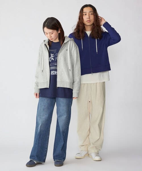 SHIPS(シップス)の「【WEB限定】SHIPS: クロップド ワイド ワンポイント ロゴ ジップアップ フーディー(パーカー・メンズ・ベージュ/オリーブ/グレー/ロイヤルブルー・SMALL/X-LARGE/LARGE/MEDIUM)」の21枚目の写真