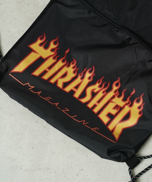 THRASHER（スラッシャー）の「"02"≪THRASHER≫カーブポケット ブランドロゴ ナップサック（バックパック/リュック・メンズ・ブラック×イエロー/ブラック×ホワイト/ブラック・ONE SIZE）」の15枚目の写真
