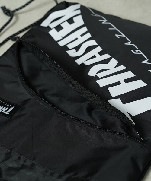 THRASHER（スラッシャー）の「"02"≪THRASHER≫カーブポケット ブランドロゴ ナップサック（バックパック/リュック・メンズ・ブラック×イエロー/ブラック×ホワイト/ブラック・ONE SIZE）」の18枚目の写真