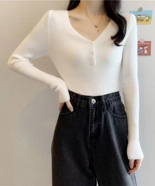 Beststore（ベストストア）の「ボタン付　長袖リブニットトップス レディース（ニット/セーター・レディース・ベージュ/グレー/ライトベージュ/ブラック/ピンク/グリーン/ホワイト・FREE）」の2枚目の写真