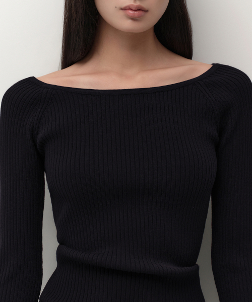 MUSINSA STANDARD WOMAN（ムシンサスタンダードウーマン）の「ウィメンズワイドリブスリムオフショルダーニット[ブラック]（ニット/セーター・レディース・その他・SMALL/MEDIUM/LARGE/X-SMALL）」の4枚目の写真