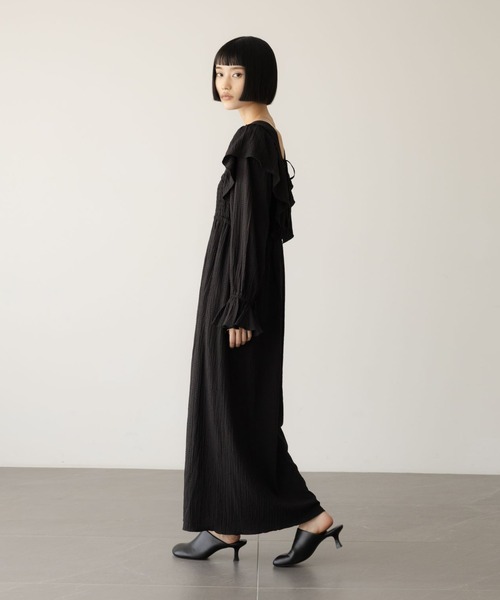LOWRYS FARM(ローリーズファーム)の「2WAYフリルシャーリングワンピース 637584(ワンピース・レディース・アイボリー/ブラック/ブラウン・FREE)」の4枚目の写真