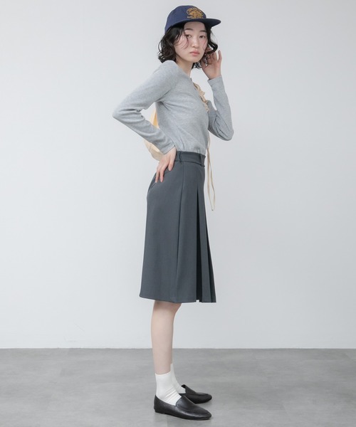 HEILIS(ヘイリス)の「ヘンリーネックリブカットソー / 長袖 Tシャツ カットソー トップス 春服 秋服 冬服 ブラック グレー オフホワイト 白 黒 韓国 ノームコア シンプル カジュアル ガーリー レイヤード インナー(Tシャツ/カットソー・レディース・ブルー/ホワイト/グレー・FREE)」の21枚目の写真