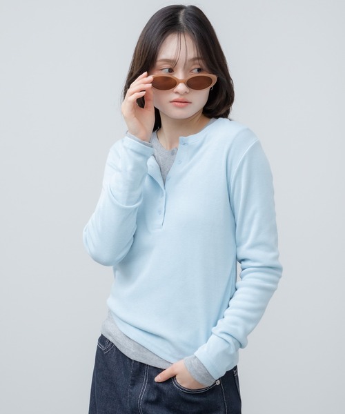 HEILIS(ヘイリス)の「ヘンリーネックリブカットソー / 長袖 Tシャツ カットソー トップス 春服 秋服 冬服 ブラック グレー オフホワイト 白 黒 韓国 ノームコア シンプル カジュアル ガーリー レイヤード インナー(Tシャツ/カットソー・レディース・ブルー/ホワイト/グレー・FREE)」の9枚目の写真