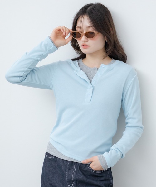 HEILIS(ヘイリス)の「ヘンリーネックリブカットソー / 長袖 Tシャツ カットソー トップス 春服 秋服 冬服 ブラック グレー オフホワイト 白 黒 韓国 ノームコア シンプル カジュアル ガーリー レイヤード インナー(Tシャツ/カットソー・レディース・ブルー/ホワイト/グレー・FREE)」の10枚目の写真