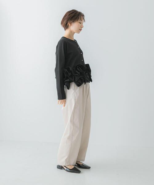URBAN RESEARCH ROSSO WOMEN（アーバンリサーチ　ロッソ）の「Mewl　ペタルフリルカーディガン（カーディガン/ボレロ・レディース・ブラック/ホワイト・FREE）」の7枚目の写真