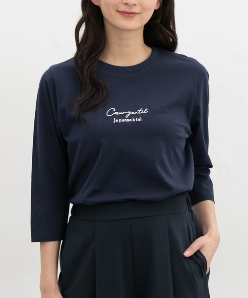 Honeys(ハニーズ)の「【UVカット】こだわり綿7分袖ロゴT(Tシャツ/カットソー・レディース・オフホワイト/ブラック/サックスブルー/グレイッシュベージュ/ネイビー・S/M/LL/L)」の4枚目の写真