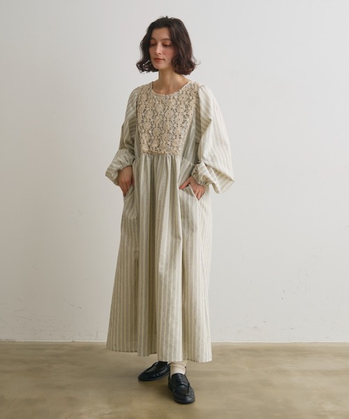 Crisp（クリスプ）の「フラワーレースストライプワンピース（ワンピース・レディース・ブラック/アイボリー・FREE）」の4枚目の写真