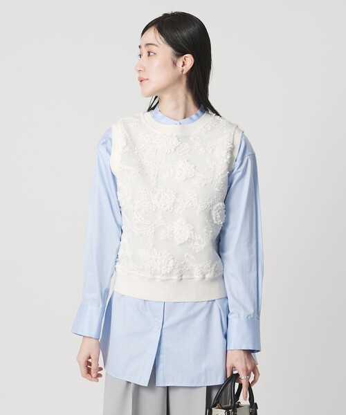 UNITED ARROWS（ユナイテッドアローズ）の「エンブロイダリーフラワー メッシュ ベスト（ニット/セーター・レディース・オフホワイト/ブラック・FREE）」の6枚目の写真