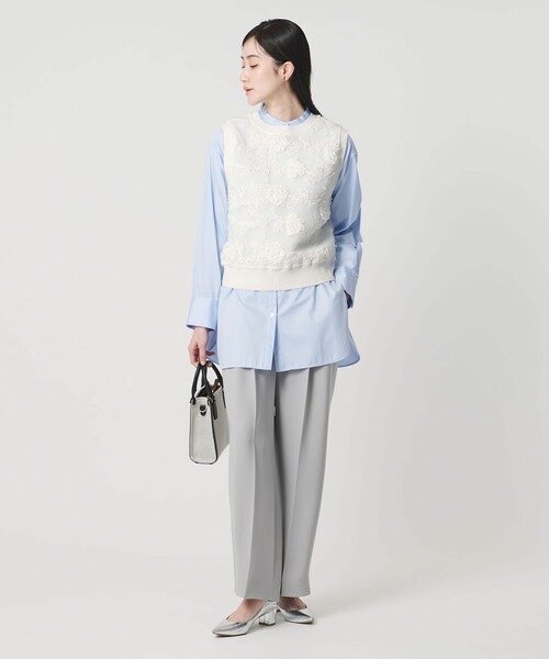 UNITED ARROWS（ユナイテッドアローズ）の「エンブロイダリーフラワー メッシュ ベスト（ニット/セーター・レディース・オフホワイト/ブラック・FREE）」の7枚目の写真