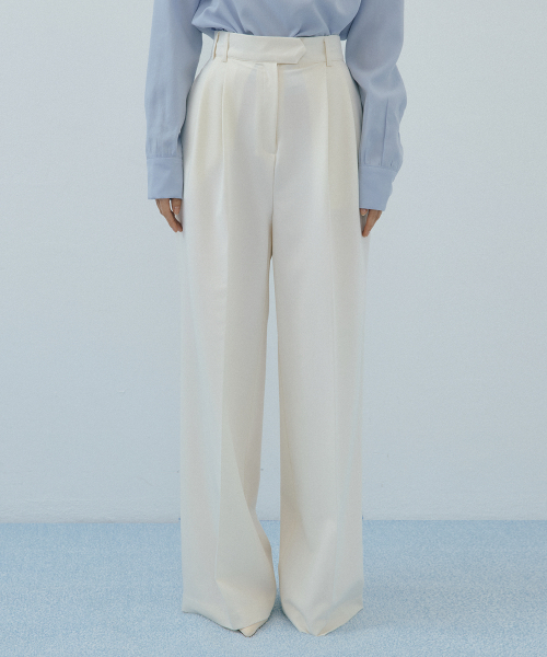 LUCIR ZU(ルシールズ)の「Triangle Tab Wide Slacks (ivory)(スラックス・レディース・その他・SMALL/MEDIUM)」の2枚目の写真