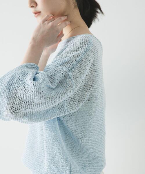 URBAN RESEARCH(アーバンリサーチ)の「ペーパーヤーンボートネックニット(ニット/セーター・レディース・チャコールグレー/ブルー系その他/ホワイト・FREE)」の10枚目の写真