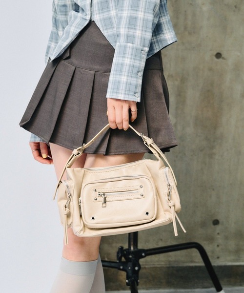 3.3 Field Trip （3.3フィールドトリップ）の「3.3 Field Trip／ポケットデザインショルダーバッグ（ショルダーバッグ・レディース・ブラック/アイボリー・FREE）」の3枚目の写真