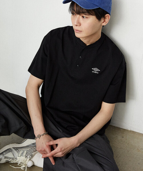 UMBRO(アンブロ)の「UMBRO × PUBLUX/アンブロ <吸水速乾>別注 プレーティング天竺ヘンリーネックTシャツ 限定展開(Tシャツ/カットソー・メンズ・チャコールグレー/ブラック/ライトグレー/ホワイト・LARGE/MEDIUM)」の5枚目の写真