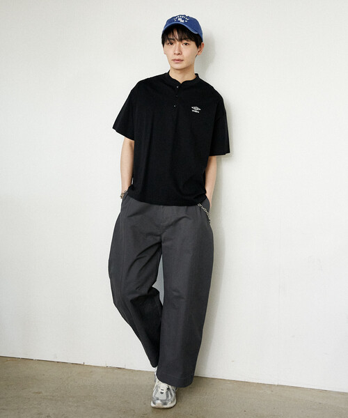 UMBRO(アンブロ)の「UMBRO × PUBLUX/アンブロ <吸水速乾>別注 プレーティング天竺ヘンリーネックTシャツ 限定展開(Tシャツ/カットソー・メンズ・チャコールグレー/ブラック/ライトグレー/ホワイト・LARGE/MEDIUM)」の11枚目の写真