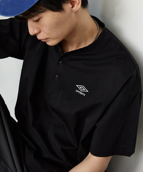 UMBRO(アンブロ)の「UMBRO × PUBLUX/アンブロ <吸水速乾>別注 プレーティング天竺ヘンリーネックTシャツ 限定展開(Tシャツ/カットソー・メンズ・チャコールグレー/ブラック/ライトグレー/ホワイト・LARGE/MEDIUM)」の14枚目の写真