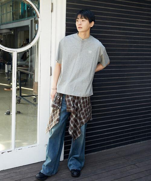 UMBRO(アンブロ)の「UMBRO × PUBLUX/アンブロ <吸水速乾>別注 プレーティング天竺ヘンリーネックTシャツ 限定展開(Tシャツ/カットソー・メンズ・チャコールグレー/ブラック/ライトグレー/ホワイト・LARGE/MEDIUM)」の20枚目の写真