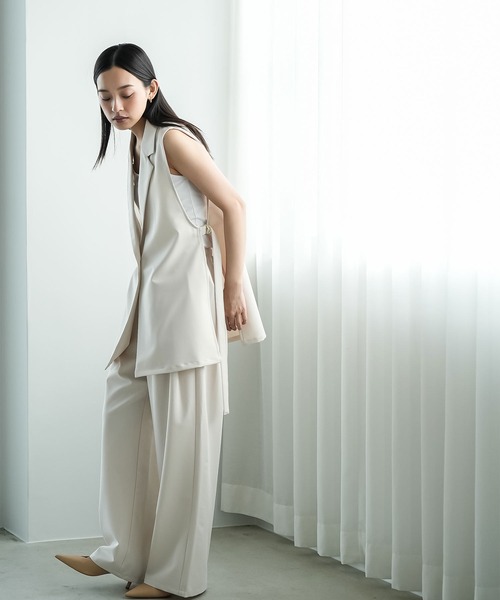 mili an deni(ミリアンデニ)の「ポリレーヨンクロスツータックストレートパンツ(スラックス・レディース・グレー/ブラック/アイボリー・M)」の10枚目の写真