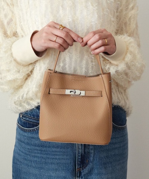 ammy.（エイミードット）の「【 ammy. / エイミードット 】 クラシック ロックデザイン 2WAY ハンドバッグ（ショルダーバッグ・レディース・ブラウン/ダークブラウン/ブラック/ベージュ・FREE）」の4枚目の写真