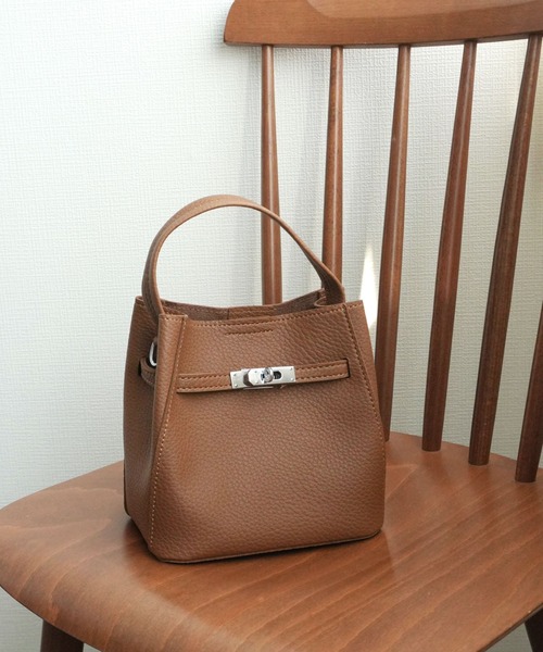 ammy.（エイミードット）の「【 ammy. / エイミードット 】 クラシック ロックデザイン 2WAY ハンドバッグ（ショルダーバッグ・レディース・ブラウン/ダークブラウン/ブラック/ベージュ・FREE）」の7枚目の写真