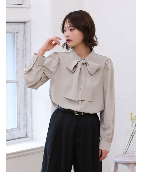 fifth（フィフス）の「取り外し可能リボンタイ付き長袖ブラウス（シャツ/ブラウス・レディース・パープル/ホワイト/グレイッシュベージュ・M）」の16枚目の写真