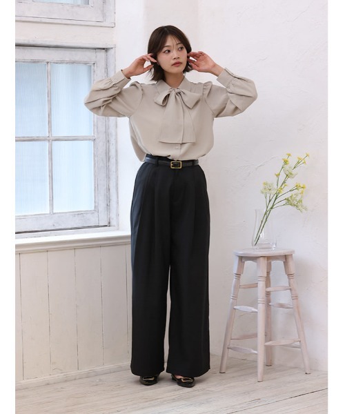 fifth（フィフス）の「取り外し可能リボンタイ付き長袖ブラウス（シャツ/ブラウス・レディース・パープル/ホワイト/グレイッシュベージュ・M）」の21枚目の写真