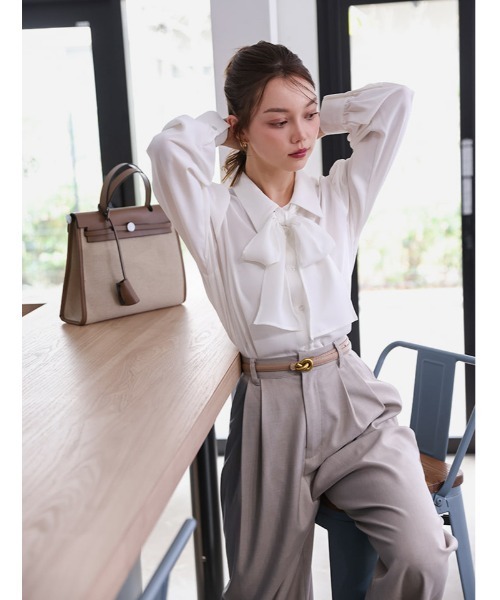 fifth（フィフス）の「取り外し可能リボンタイ付き長袖ブラウス（シャツ/ブラウス・レディース・パープル/ホワイト/グレイッシュベージュ・M）」の9枚目の写真