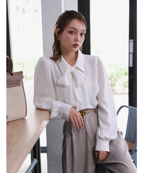 fifth（フィフス）の「取り外し可能リボンタイ付き長袖ブラウス（シャツ/ブラウス・レディース・パープル/ホワイト/グレイッシュベージュ・M）」の8枚目の写真