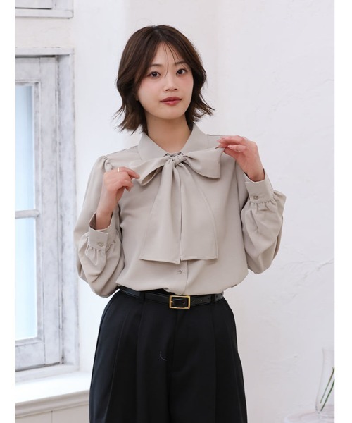 fifth（フィフス）の「取り外し可能リボンタイ付き長袖ブラウス（シャツ/ブラウス・レディース・パープル/ホワイト/グレイッシュベージュ・M）」の17枚目の写真