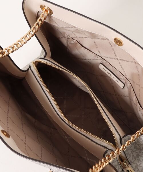 MICHAEL KORS（マイケルコース）の「CHRISTINA MD TRIPLE GSST MSGR Messenger（ショルダーバッグ・レディース・ベージュ系その他・FREE）」の4枚目の写真