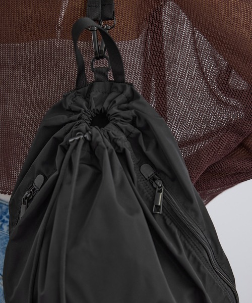 SALON adam et rope'(サロン アダム エ ロペ)の「【WEB限定】2WAYナップサック / 撥水・軽量(バックパック/リュック・レディース・ベージュ系その他2/ブラック・FREE)」の21枚目の写真