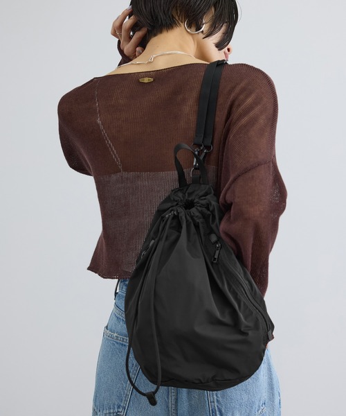 SALON adam et rope'(サロン アダム エ ロペ)の「【WEB限定】2WAYナップサック / 撥水・軽量(バックパック/リュック・レディース・ベージュ系その他2/ブラック・FREE)」の16枚目の写真