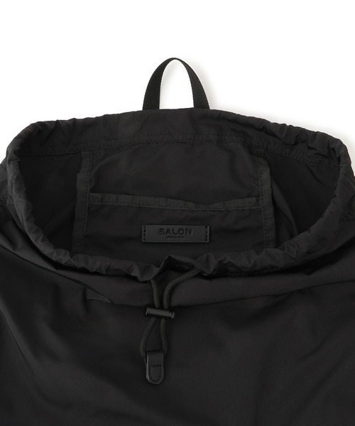 SALON adam et rope'(サロン アダム エ ロペ)の「【WEB限定】2WAYナップサック / 撥水・軽量(バックパック/リュック・レディース・ベージュ系その他2/ブラック・FREE)」の20枚目の写真