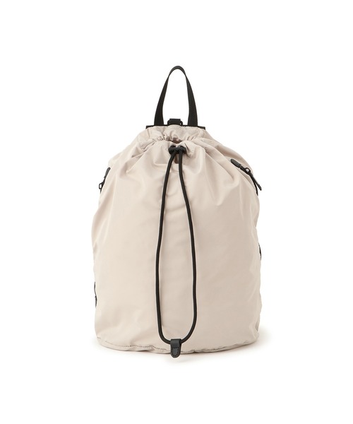 SALON adam et rope'(サロン アダム エ ロペ)の「【WEB限定】2WAYナップサック / 撥水・軽量(バックパック/リュック・レディース・ベージュ系その他2/ブラック・FREE)」の9枚目の写真
