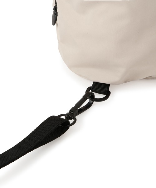 SALON adam et rope'(サロン アダム エ ロペ)の「【WEB限定】2WAYナップサック / 撥水・軽量(バックパック/リュック・レディース・ベージュ系その他2/ブラック・FREE)」の14枚目の写真