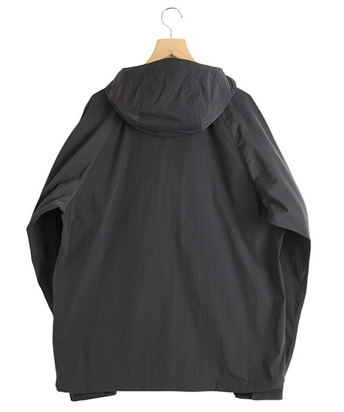 GOLDWIN（ゴールドウィン）の「Goldwin / ゴールドウイン：別注 Dope Dyed Rip-stop Hooded Jacket：ONLYARK-1-2518[PIE]（ナイロンジャケット・メンズ・グレー系その他・3/2/1）」の18枚目の写真