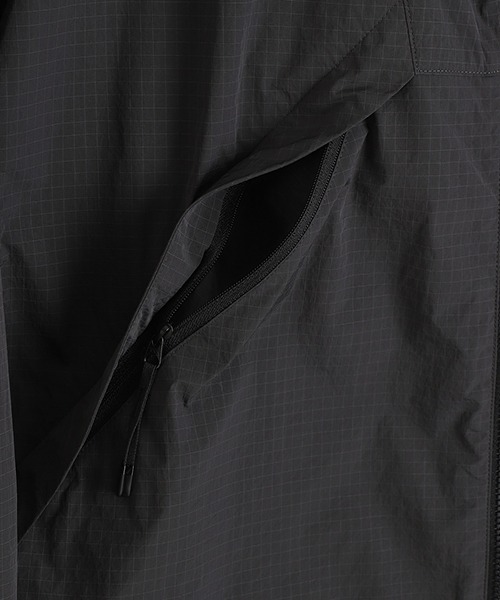 GOLDWIN（ゴールドウィン）の「Goldwin / ゴールドウイン：別注 Dope Dyed Rip-stop Hooded Jacket：ONLYARK-1-2518[PIE]（ナイロンジャケット・メンズ・グレー系その他・3/2/1）」の9枚目の写真