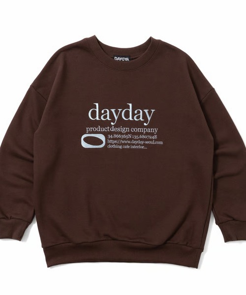 DAYDAY（デイデイ）の「カテゴリーロゴクルーネックスウェットシャツ（スウェット・レディース・ブラウン/ネイビー・M/L）」の2枚目の写真