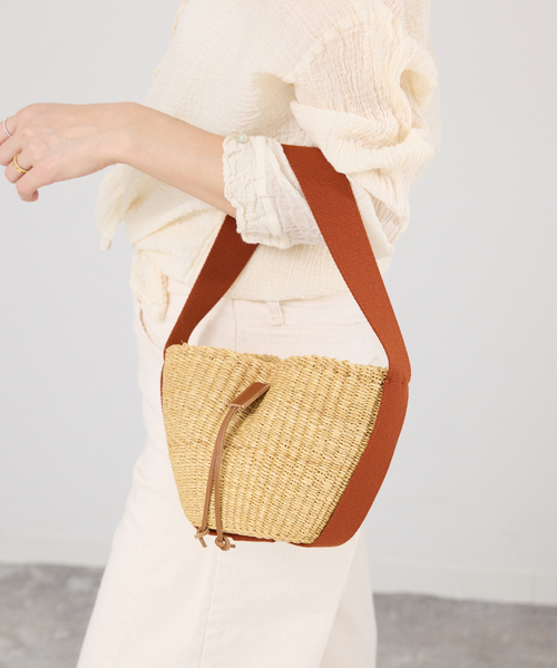 IENA（イエナ）の「MUUN/ムーニュ  MINI ORBI バッグ MORB_COT_NRUEC（ハンドバッグ・レディース・キャメル・FREE）」の8枚目の写真