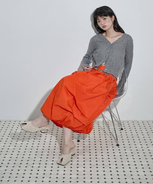 THE YOn(ザヨン)の「アシメタックデザインバルーンミモレスカート(スカート・レディース・ブラック/オフホワイト/オレンジ・FREE)」の3枚目の写真