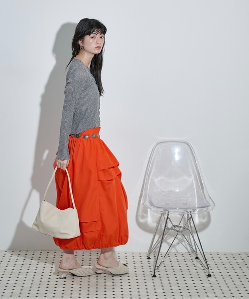 THE YOn(ザヨン)の「アシメタックデザインバルーンミモレスカート(スカート・レディース・ブラック/オフホワイト/オレンジ・FREE)」の10枚目の写真