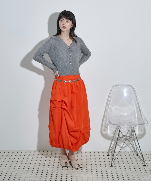 THE YOn(ザヨン)の「アシメタックデザインバルーンミモレスカート(スカート・レディース・ブラック/オフホワイト/オレンジ・FREE)」の12枚目の写真
