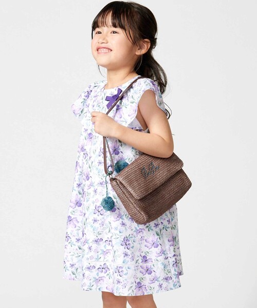 BeBe（ベベ）の「【お揃い】ラフィアポンポンブレード編みポシェット（ショルダーバッグ・キッズ・ホワイト/ブラウン・FREE）」の6枚目の写真