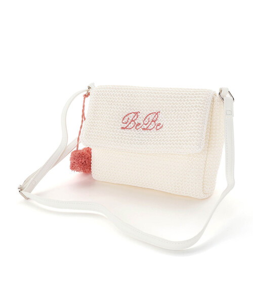 BeBe（ベベ）の「【お揃い】ラフィアポンポンブレード編みポシェット（ショルダーバッグ・キッズ・ホワイト/ブラウン・FREE）」の7枚目の写真