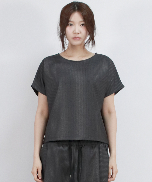 DEMARC(ドゥマーク)の「Pin Stripe Mini French Shirt(Tシャツ/カットソー・レディース・チャコール・SMALL/MEDIUM)」の2枚目の写真