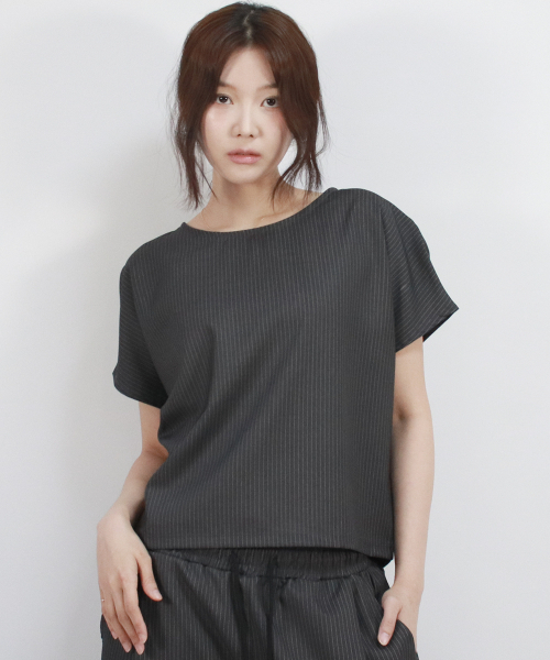DEMARC(ドゥマーク)の「Pin Stripe Mini French Shirt(Tシャツ/カットソー・レディース・チャコール・SMALL/MEDIUM)」の5枚目の写真
